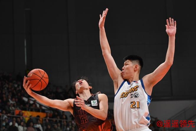 CBA首月月最佳球员出炉 胡金秋和韦瑟斯庞分别当选