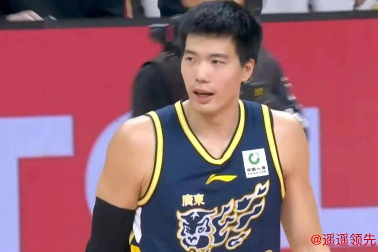 广东男篮被批“又菜又爱玩”，焦伯乔伤势确认，徐杰与胡明轩状态回暖