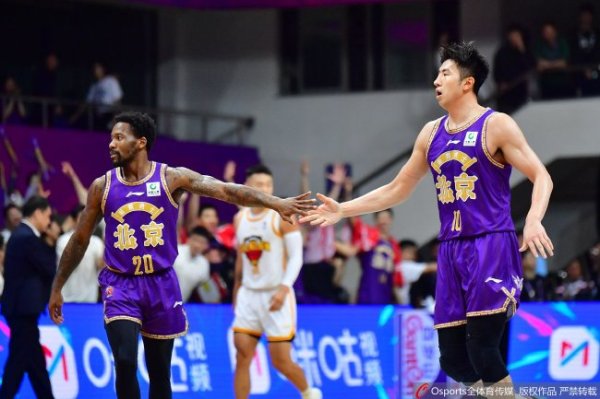 尊龙凯时下载 费尔德32分北控险胜深圳总分1-1 廖三宁20+10