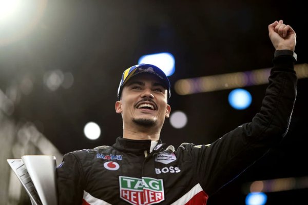 尊龙凯时官网 2024FE伦敦收官：维尔莱茵车手冠军 捷豹车队冠军